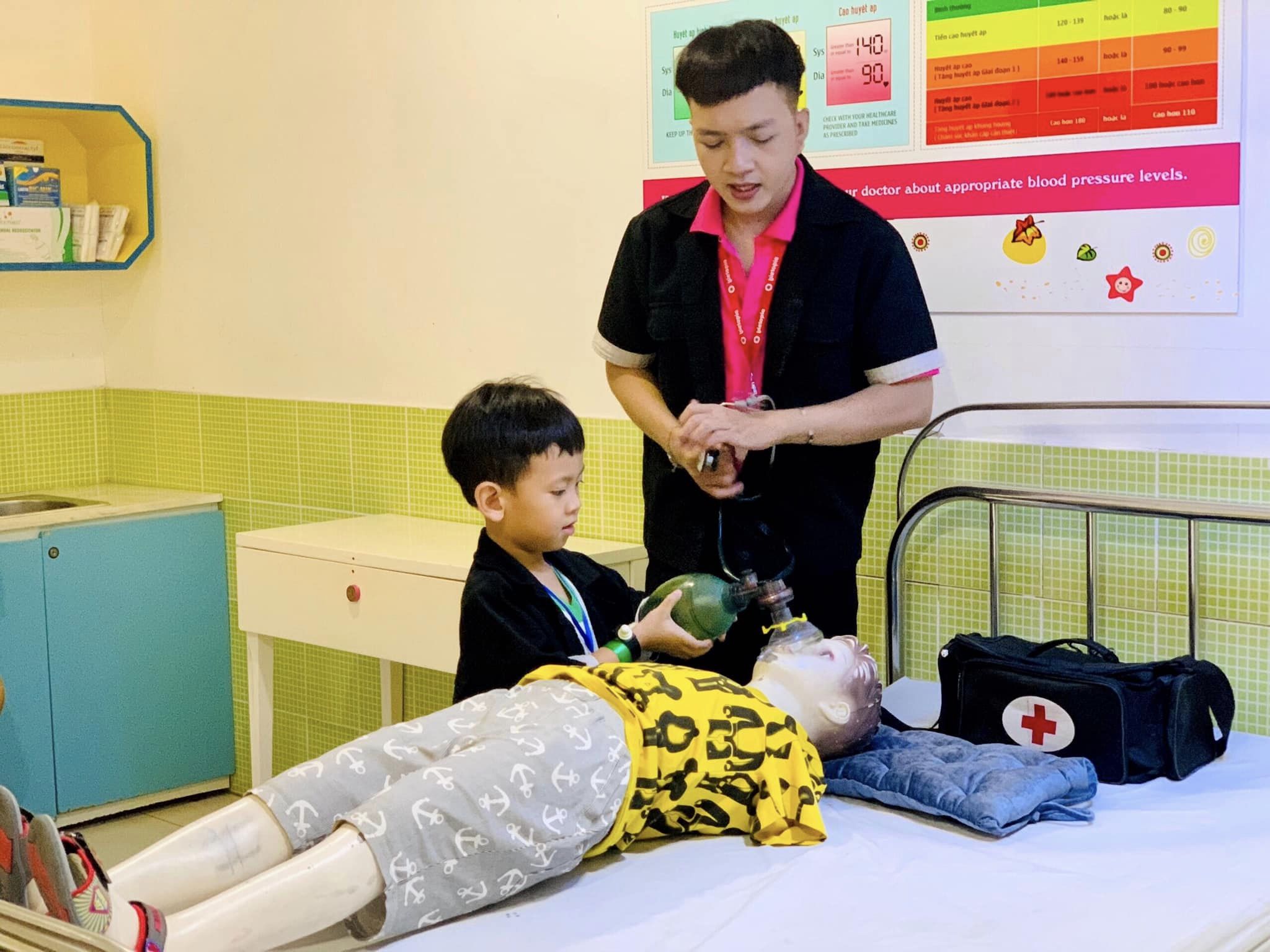 Một ngày tại công viên giải trí Vietopia
